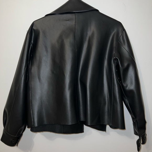 Fashionnova leather jacket - Picture 2 of 3